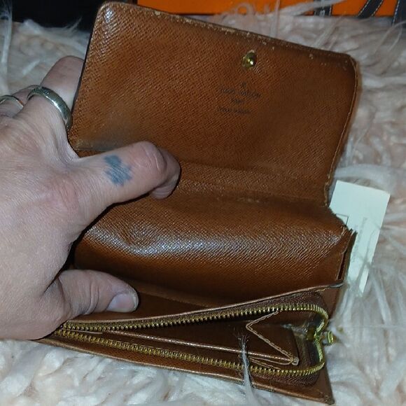 🌞  Authentic Louis Vuitton Monogram Compact Wallet - Picture 6 of 16